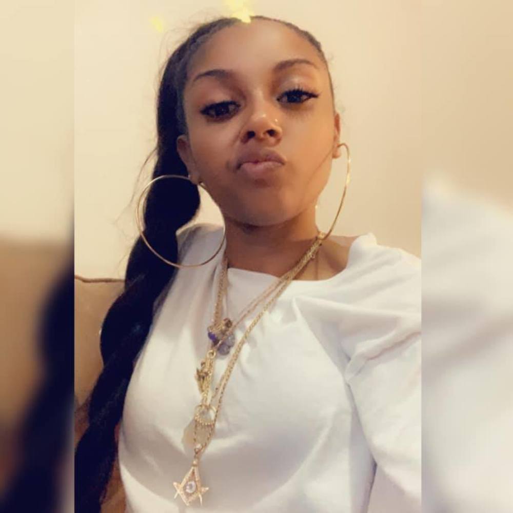 Meet your Posher, Lay